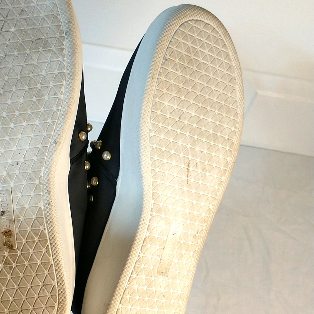 Steve Madden size 10 black satin with pearl accent slip-ons EUC (F) - Picture 6 of 7